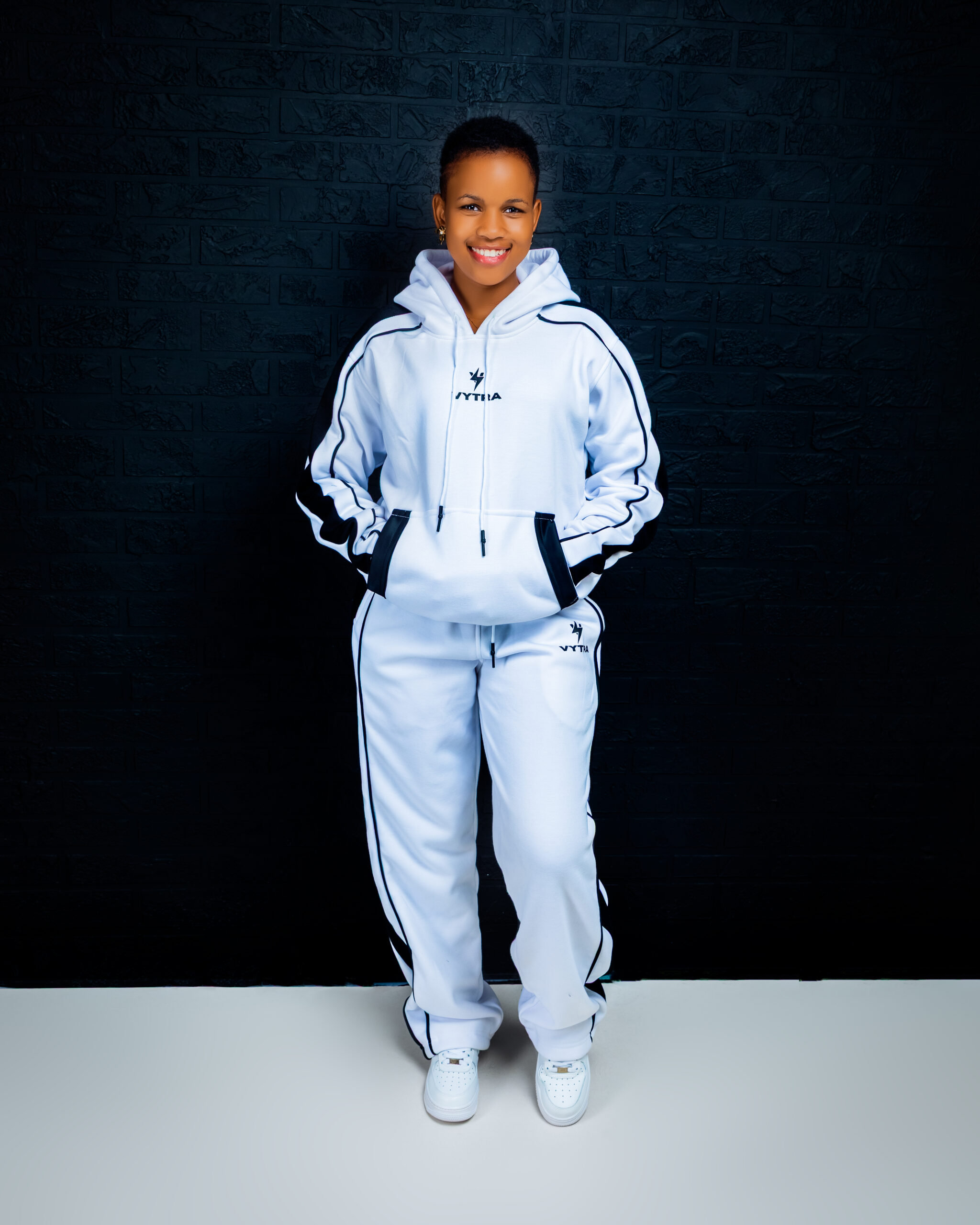 Vytra White & Black Two-Piece Set